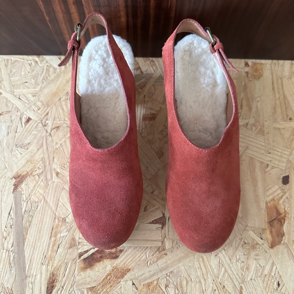 Madewell - Marlo slingback clogs in suede (rust) with shearling - Picture 2 of 9